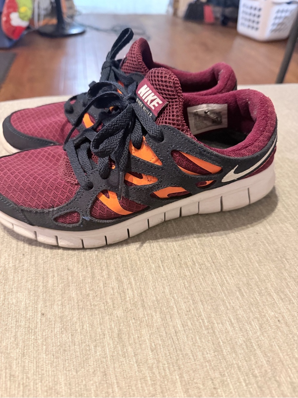 Nike Men's Burgundy and Orange Lightweight Running Sneakers